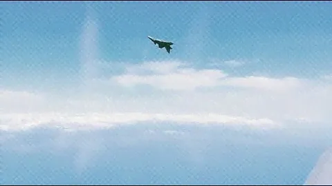 Эффектное появление истребителя Saab JAS 39 Gripen ВВС Швеции